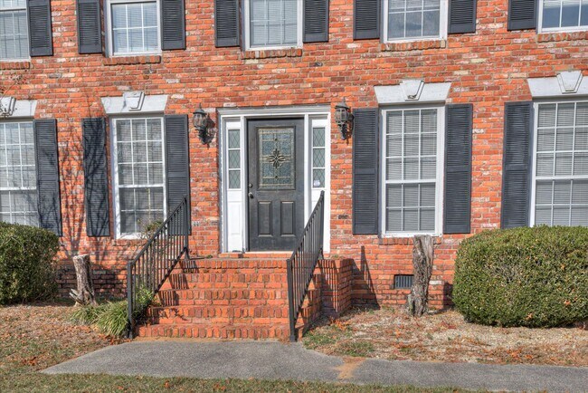 Building Photo - 2102 Howard Mill Rd