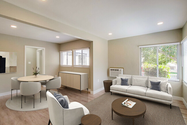 Foto del edificio - THE POINTE - JUST RENOVATED! Luxurious Com...
