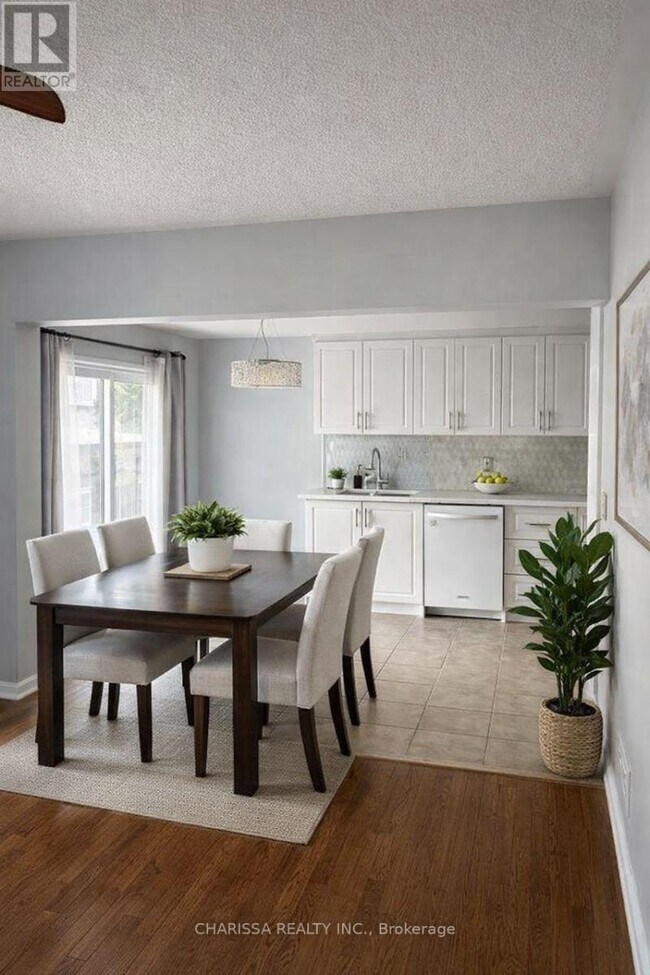 Building Photo - 482 Farlow Crescent