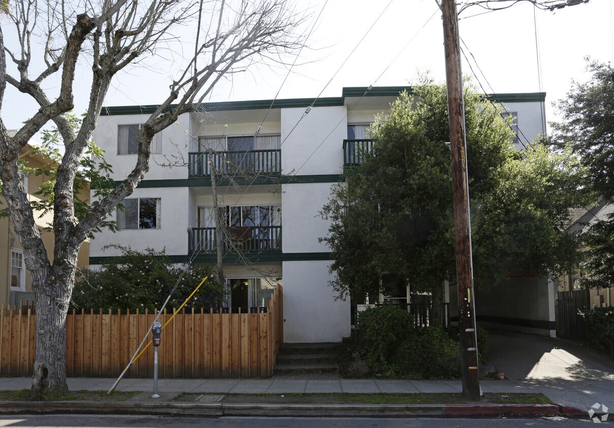 Building Photo - 3001 College Ave