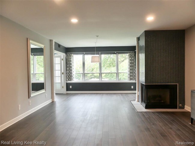 Foto del edificio - 875 Greenview Crt