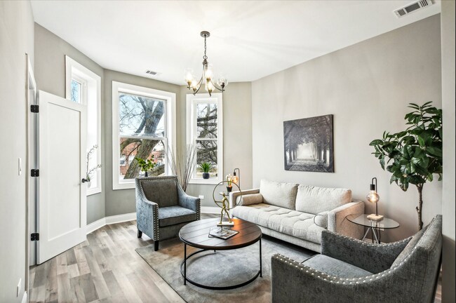 Foto del edificio - 1806 S Trumbull Ave