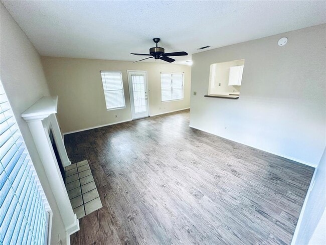Building Photo - 379 Fantail Loop