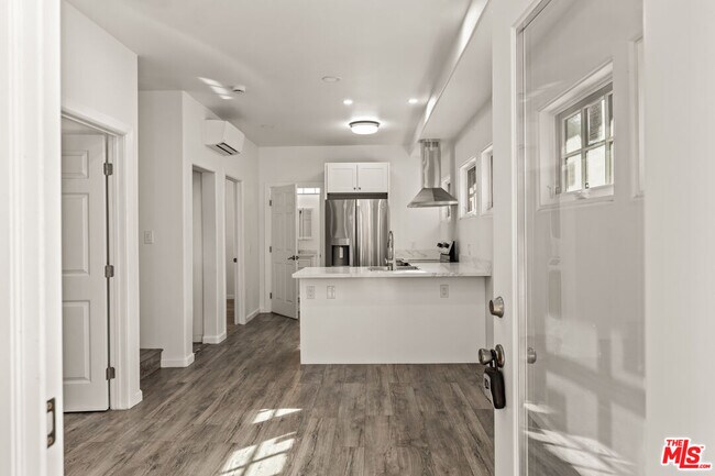 Foto del edificio - 929 W 23rd St