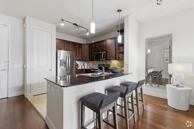 The Alabama 1BR, 1BA - 814SF - Kitchen/Dining Room - The Westheimer Apartments
