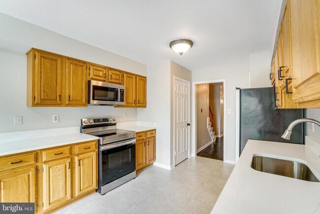 Foto del edificio - 2131 Kings Mill Ct