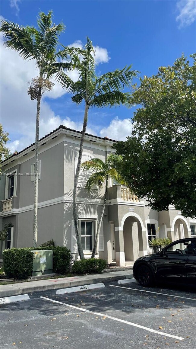 Building Photo - 14021 SW 49th St