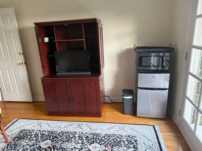 Foto del edificio - 102 E Buena Vista Ave