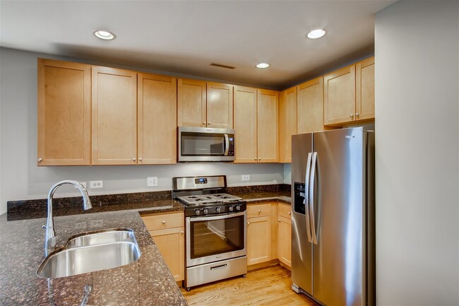 Foto del edificio - 421 S Ridgeland Ave