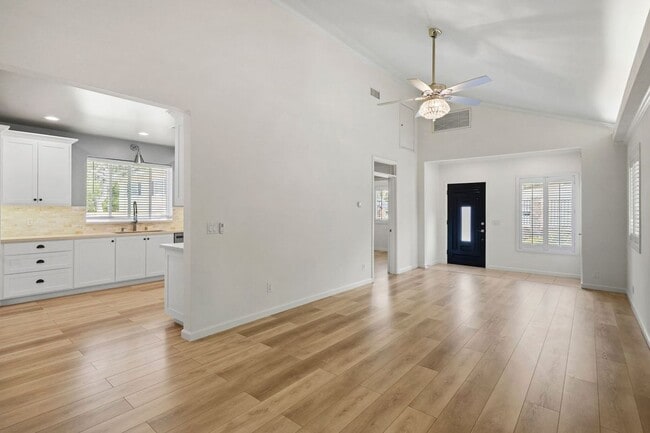 Building Photo - 2910 Santa Carlotta St