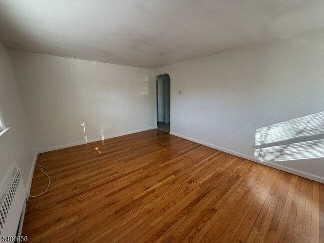 Foto del edificio - 362-366 Preakness Ave