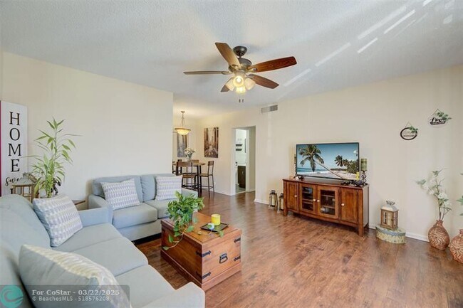 Foto del edificio - 2181 NE 67th St