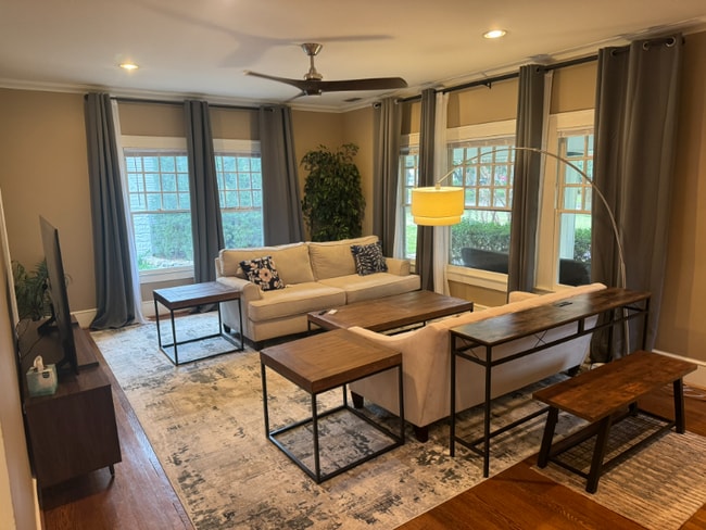 Photo - 5825 Belmont Ave Apartment