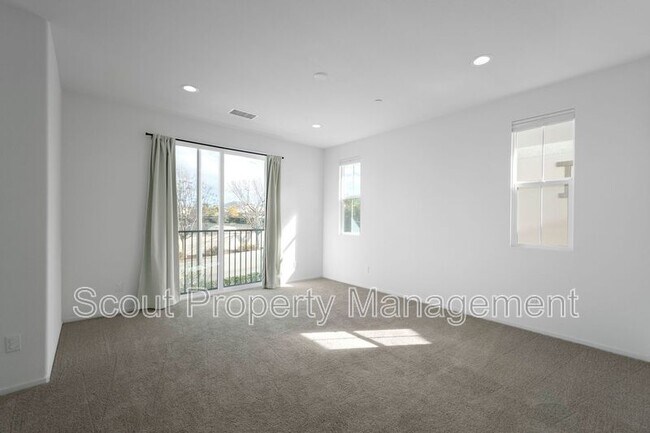 Building Photo - 45534 Calle Luna