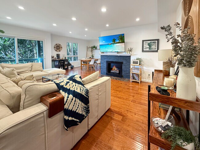 Foto del edificio - 1262 S Barrington Ave
