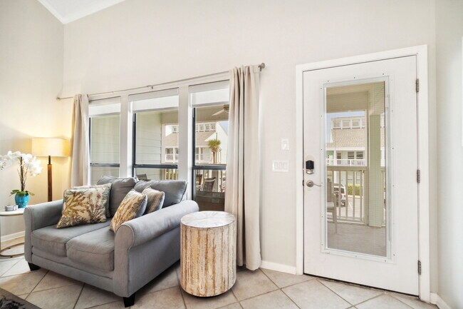 Foto del edificio - 17670 Front Beach Rd