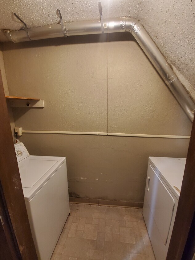Foto principal - 402 2nd St N