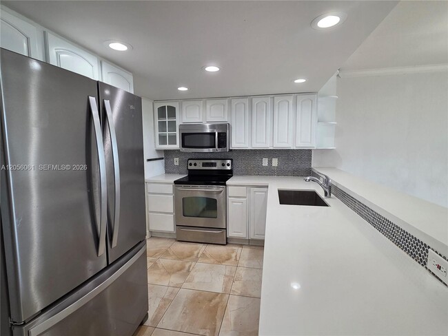 Foto del edificio - 9001 SW 77th Ave