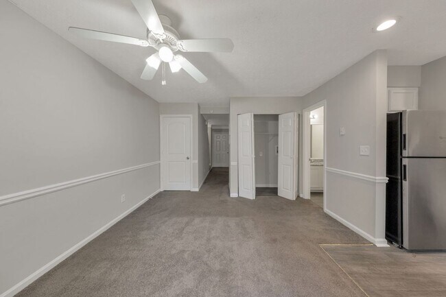 Building Photo - 1008 Huntington Trce SE
