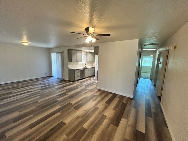 Building Photo - Updated 3 Bedroom 2 Bathroom Home in Woodland