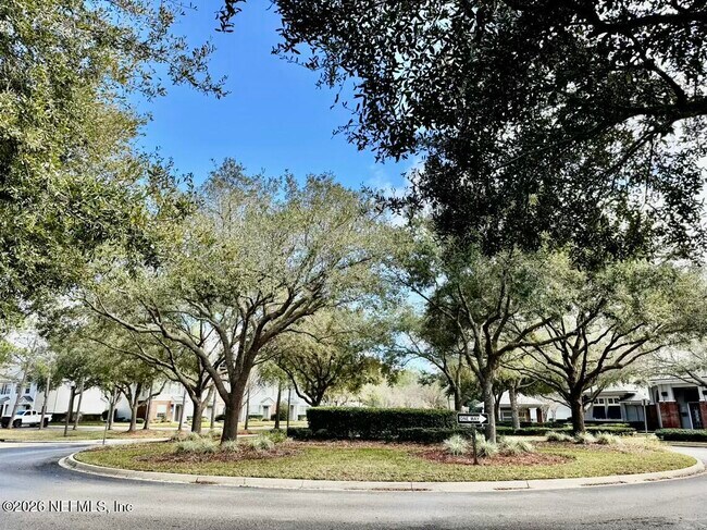 Foto del edificio - 3587 Pebble Path Ln