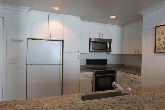 Building Photo - 2 bedroom at the BEACON