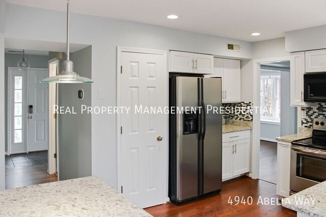 Building Photo - 4940 Abelia Way