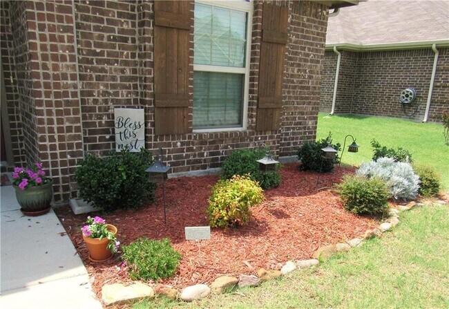 Foto del edificio - Stunning 4-Bedroom Caruth Lakes Home with Office, Luxury Finishes & Exceptional Community Amenities