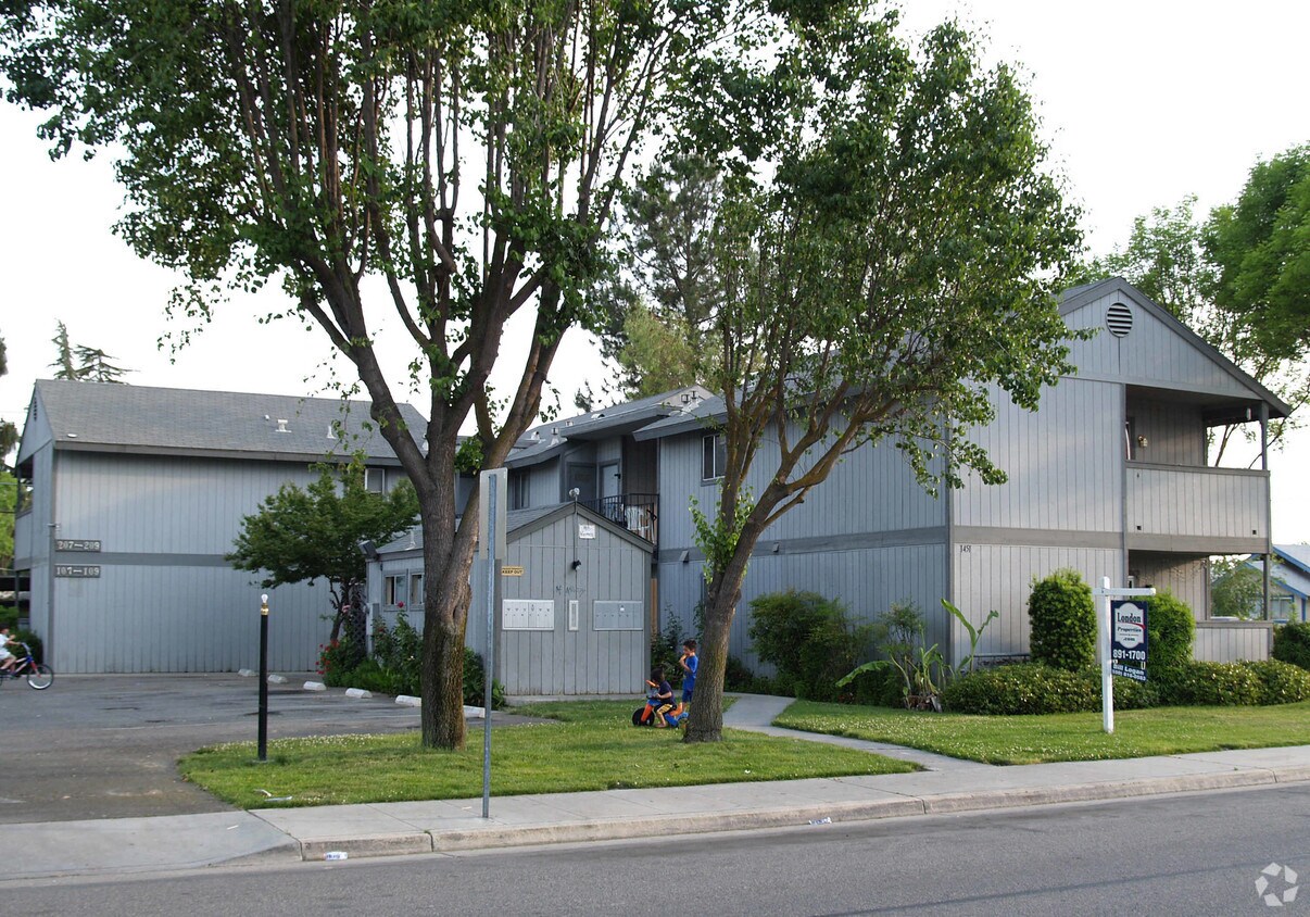 Primary Photo - 1439-1451 Mill St