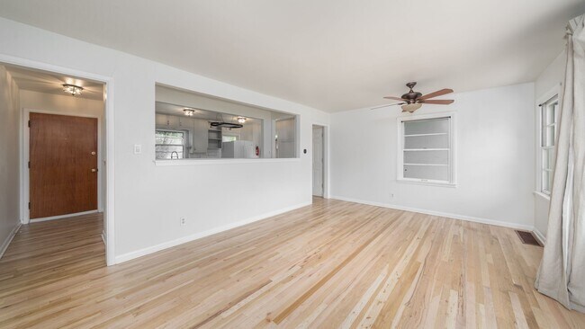 Building Photo - Charming ranch home in prime Patty Jewett ...