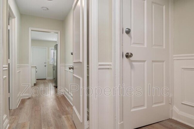 Building Photo - 607 Ponca St