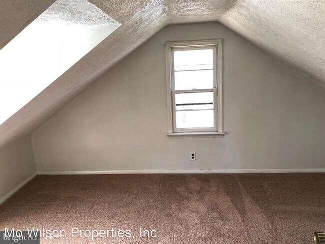 Foto del edificio - 4 br, 1 bath House - 1114 Burton Street