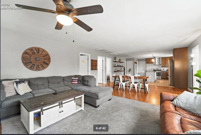 Foto del edificio - Spacious Ranch Style House | Renovated and Modern | Big Backyard