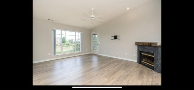 Building Photo - 51780 Adler Park Dr W