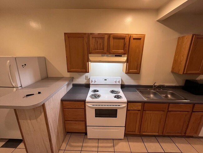 Foto del edificio - 410 N 12th Ave E