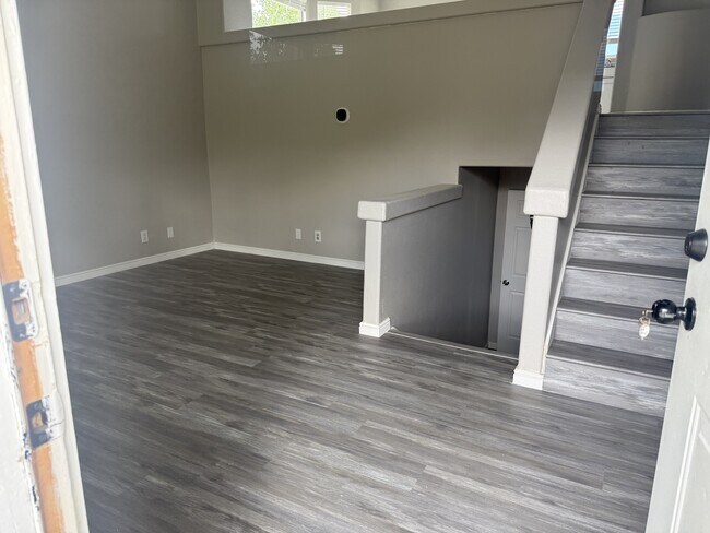 Building Photo - 461 E 740 N
