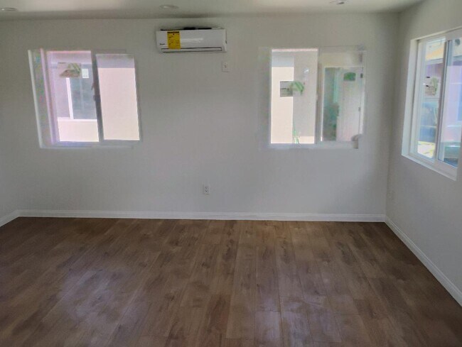 Foto del edificio - 11812 Berendo Ave