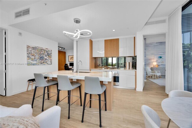 Foto del edificio - 2831 S Bayshore Dr