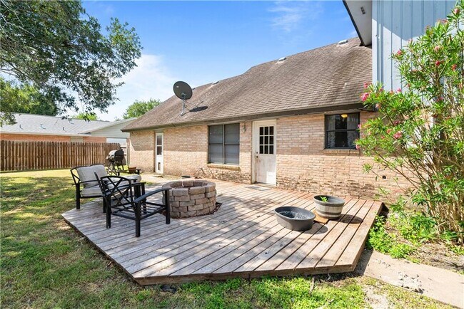 Foto del edificio - 607 E 11th St