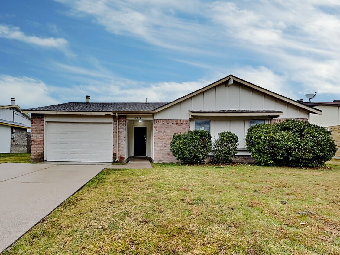 7017 Southampton Dr House Rental in North Richland Hills, TX