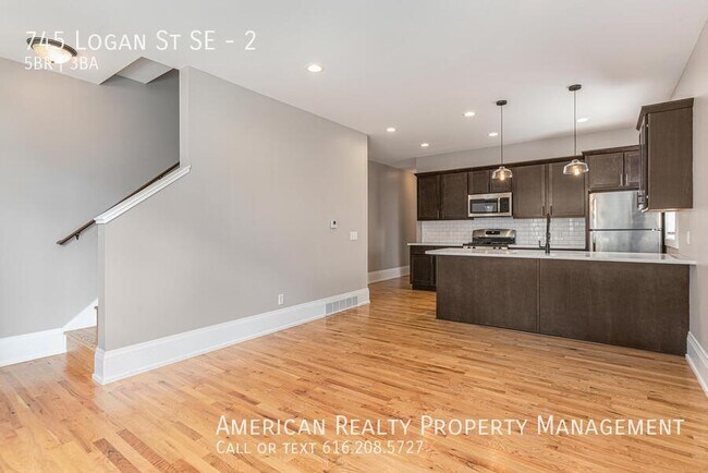 Foto del edificio - 745 Logan St SE