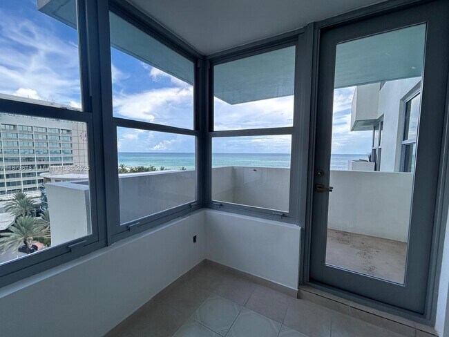 Foto del edificio - 2899 Collins Ave