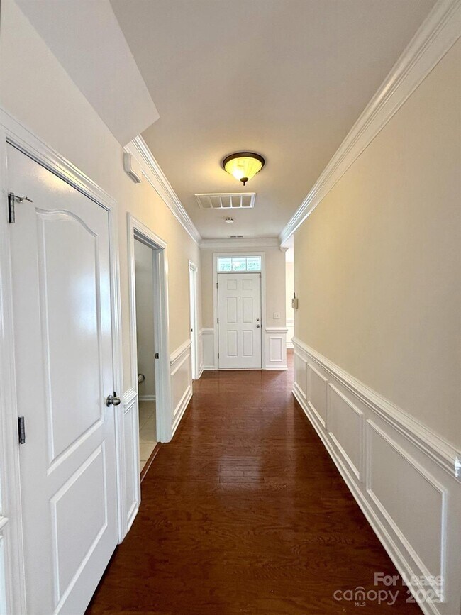 Foto del edificio - 1304 Ridgehaven Rd