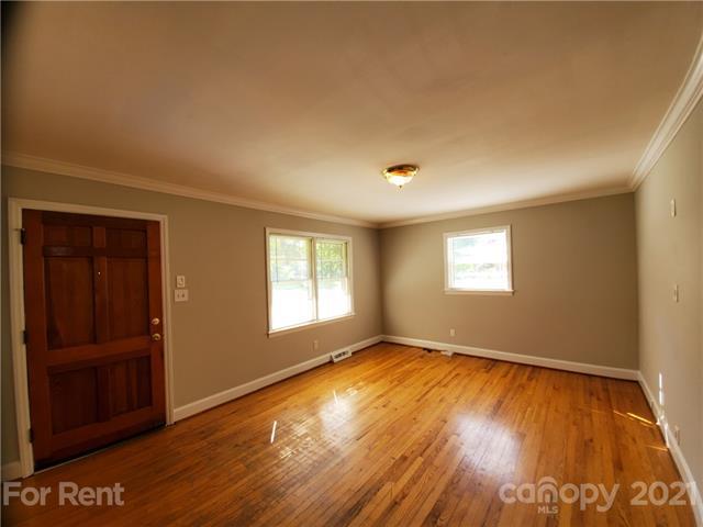 Building Photo - 1411 Tarrington Ave