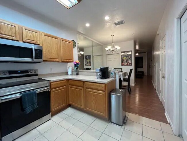 Foto del edificio - 6519 W Newberry Rd
