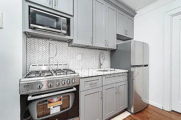 Foto principal - 1 bedroom in ASTORIA NY 11102