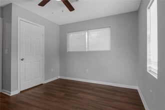 Building Photo - 3621 Mainer St