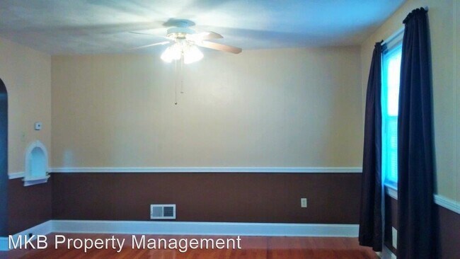 Foto del edificio - 5 br, 2 bath House - 1120 Washington Avenue