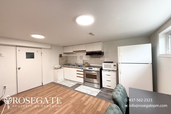 Building Photo - Newly Renovated 1-Bedroom Gem in Scarborou...