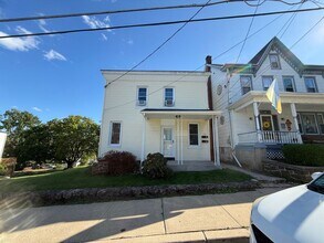 Building Photo - 122 W Summit St